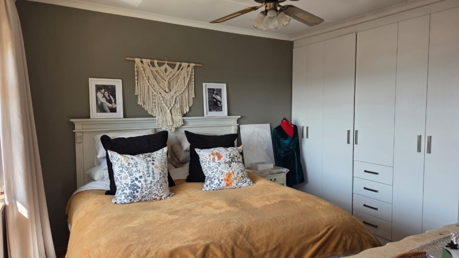 3 Bedroom Property for Sale in Mossel Bay Central Western Cape